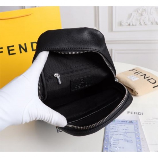 FENDI Chest Bag Check out the trends of the 2023FW season FENDI Chest Bag Check out the trends of the 2023FW season