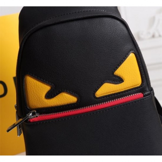 FENDI Chest Bag Check out the trends of the 2023FW season FENDI Chest Bag Check out the trends of the 2023FW season