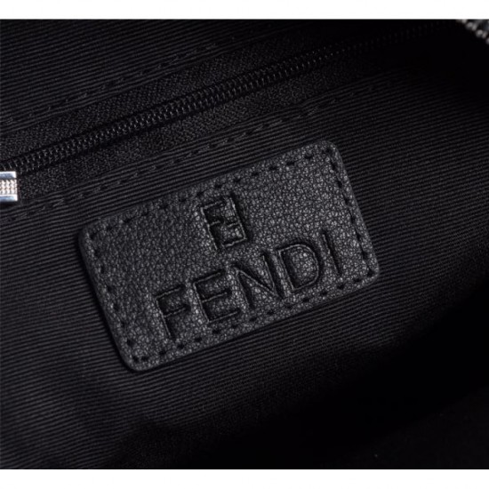 FENDI Chest Bag Check out the trends of the 2023FW season FENDI Chest Bag Check out the trends of the 2023FW season