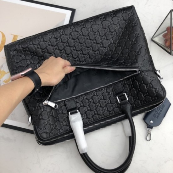 GUCCI Gucci 2023SS briefcase logo is cool GUCCI Gucci 2023SS briefcase logo is cool