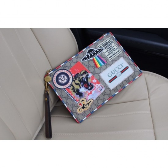 GUCCI Gucci 2023SS clutch bag This spring new work not to be missed GUCCI Gucci 2023SS clutch bag This spring new work not to be missed