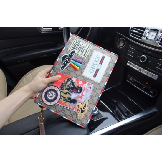 GUCCI Gucci 2023SS clutch bag This spring new work not to be missed GUCCI Gucci 2023SS clutch bag This spring new work not to be missed
