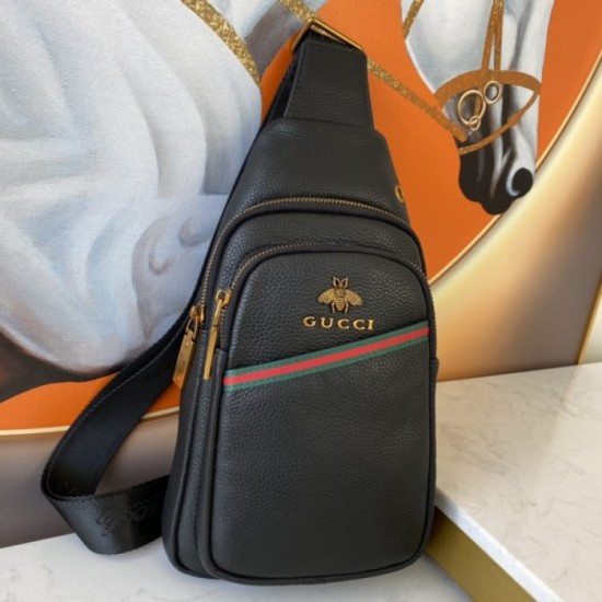 GUCCI Gucci 2023SS Chest Bag Transformed into a beautiful outfit GUCCI Gucci 2023SS Chest Bag Transformed into a beautiful outfit