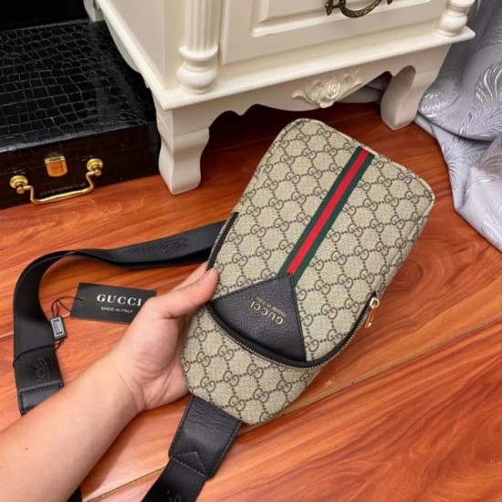 GUCCI Gucci 2023SS chest bag Comfortable size GUCCI Gucci 2023SS chest bag Comfortable size