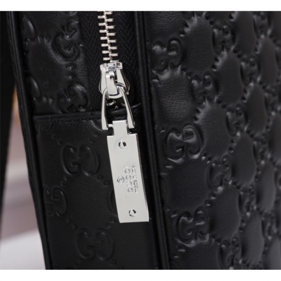 GUCCI Gucci 2023SS chest bag Excellent item for new spring GUCCI Gucci 2023SS chest bag Excellent item for new spring