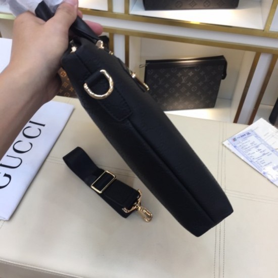 Summer new work 2023SS GUCCI Gucci briefcase that is inevitable hit this season Summer new work 2023SS GUCCI Gucci briefcase that is inevitable hit this season