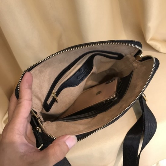 Dress with a clean impression 2023SS GUCCI Gucci shoulder bag Dress with a clean impression 2023SS GUCCI Gucci shoulder bag