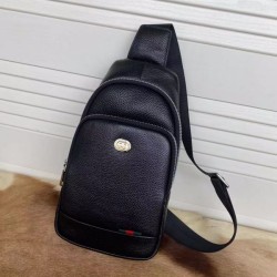 Essential items for fall 2023FW GUCCI Gucci chest bag