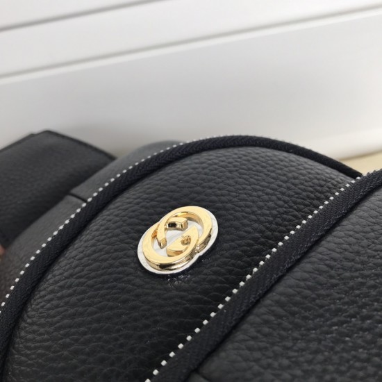 A must-see autumn item 2023FW GUCCI Gucci chest bag A must-see autumn item 2023FW GUCCI Gucci chest bag