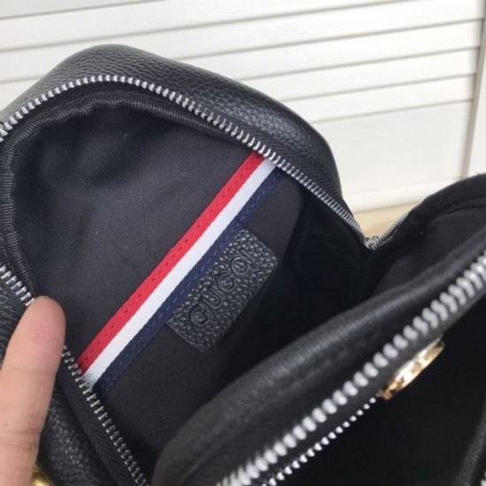 A must-see autumn item 2023FW GUCCI Gucci chest bag A must-see autumn item 2023FW GUCCI Gucci chest bag