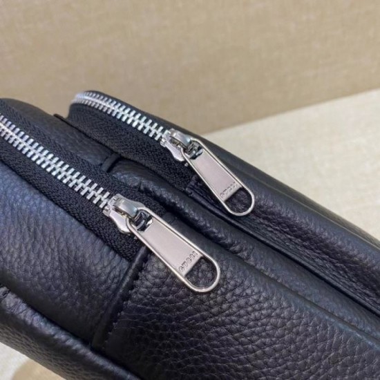 New Fall/Winter 2023FW GUCCI Gucci Chest Bag at a great local price New Fall/Winter 2023FW GUCCI Gucci Chest Bag at a great local price