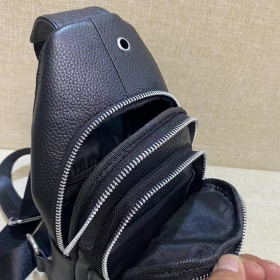 New Fall/Winter 2023FW GUCCI Gucci Chest Bag at a great local price New Fall/Winter 2023FW GUCCI Gucci Chest Bag at a great local price