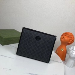 Autumn color not available in Japan 2023FW GUCCI Gucci clutch bag