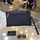 GUCCI Gucci clutch bag 2023FW Essential item for winter GUCCI Gucci clutch bag 2023FW Essential item for winter