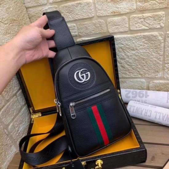 GUCCI Gucci Chest Bag 2023FW Especially popular and elegant Sold out immediately GUCCI Gucci Chest Bag 2023FW Especially popular and elegant Sold out immediately