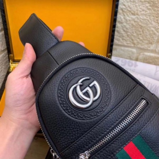 GUCCI Gucci Chest Bag 2023FW Especially popular and elegant Sold out immediately GUCCI Gucci Chest Bag 2023FW Especially popular and elegant Sold out immediately