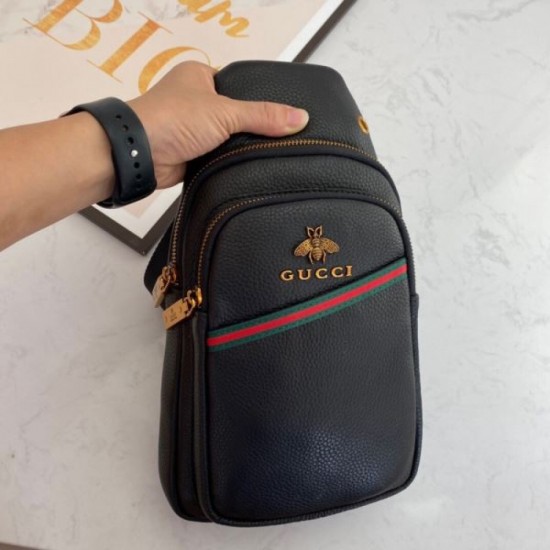 GUCCI Gucci Chest Bag 2023FW Limited time only, you should buy it at a good price GUCCI Gucci Chest Bag 2023FW Limited time only, you should buy it at a good price