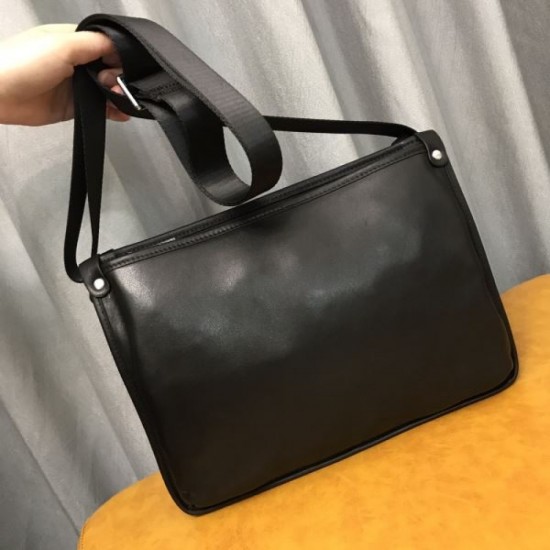 Stylish tips for any outfit 2023FW HERMES Men's shoulder bag Stylish tips for any outfit 2023FW HERMES Men's shoulder bag
