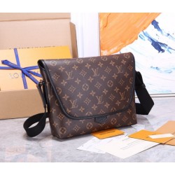 LOUIS VUITTON Louis Vuitton 2023SS shoulder bag first come first served