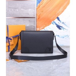 LOUIS VUITTON Louis Vuitton 2023SS shoulder bag new addition