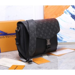 LOUIS VUITTON Louis Vuitton 2023SS shoulder bag magazine publication