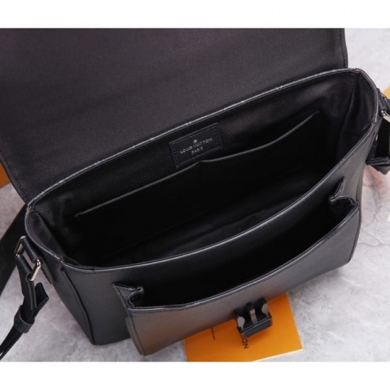 LOUIS VUITTON Louis Vuitton 2023SS shoulder bag magazine publication LOUIS VUITTON Louis Vuitton 2023SS shoulder bag magazine publication