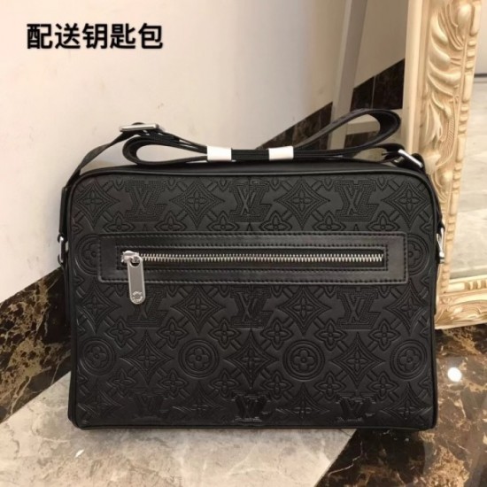 Before LOUIS VUITTON Louis Vuitton 2023SS shoulder bag is sold out Before LOUIS VUITTON Louis Vuitton 2023SS shoulder bag is sold out
