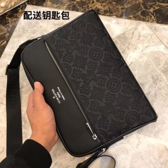 Before LOUIS VUITTON Louis Vuitton 2023SS shoulder bag is sold out Before LOUIS VUITTON Louis Vuitton 2023SS shoulder bag is sold out