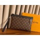 LOUIS VUITTON Louis Vuitton 2023SS clutch bag loose feeling LOUIS VUITTON Louis Vuitton 2023SS clutch bag loose feeling