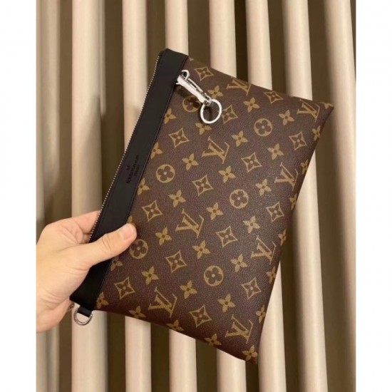 LOUIS VUITTON Louis Vuitton 2023SS clutch bag loose feeling LOUIS VUITTON Louis Vuitton 2023SS clutch bag loose feeling