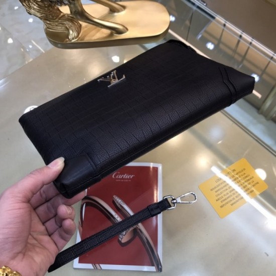 LOUIS VUITTON Louis Vuitton 2023SS clutch bag popular item LOUIS VUITTON Louis Vuitton 2023SS clutch bag popular item
