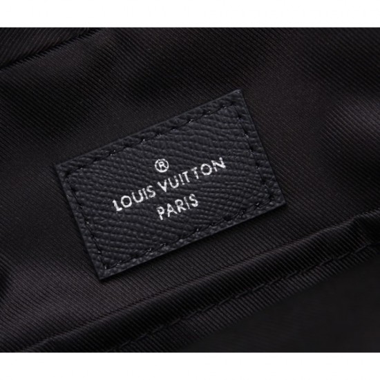 I want LOUIS VUITTON Louis Vuitton 2023SS chest bag right now I want LOUIS VUITTON Louis Vuitton 2023SS chest bag right now
