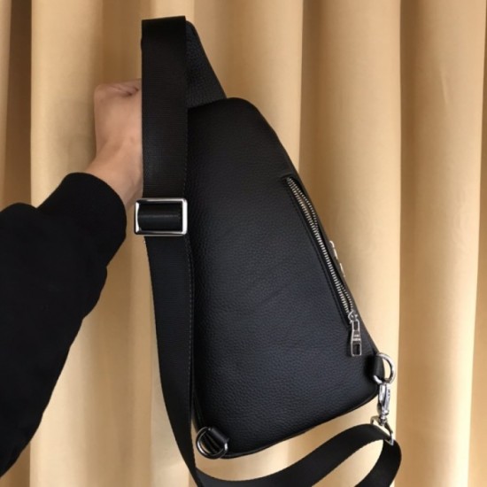 To LOUIS VUITTON Louis Vuitton 2023SS chest bag gift! To LOUIS VUITTON Louis Vuitton 2023SS chest bag gift!