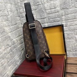 LOUIS VUITTON Louis Vuitton 2023SS chest bag rich in color variations