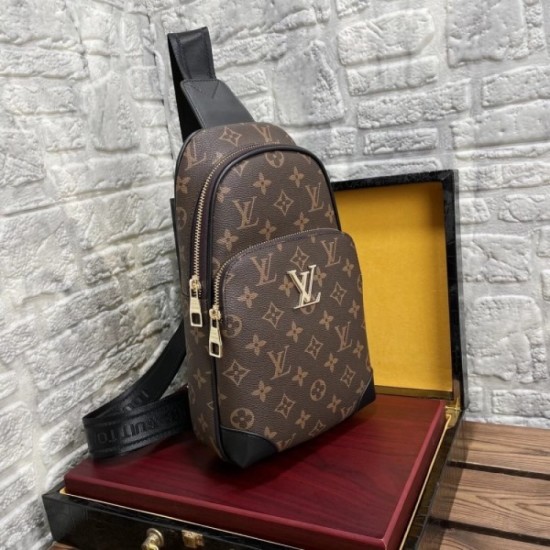 LOUIS VUITTON Louis Vuitton 2023SS chest bag rich in color variations LOUIS VUITTON Louis Vuitton 2023SS chest bag rich in color variations