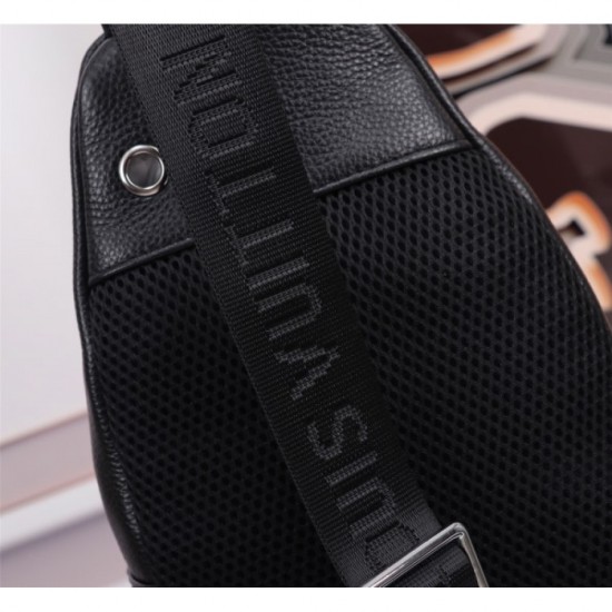 LOUIS VUITTON Louis Vuitton 2023SS chest bag celebrity favorite LOUIS VUITTON Louis Vuitton 2023SS chest bag celebrity favorite