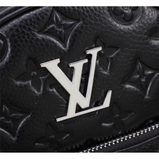 LOUIS VUITTON Louis Vuitton 2023SS chest bag celebrity favorite LOUIS VUITTON Louis Vuitton 2023SS chest bag celebrity favorite