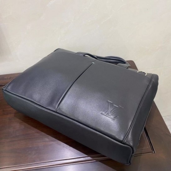 2023SS LOUIS VUITTON Louis Vuitton briefcase that feels good on the skin 2023SS LOUIS VUITTON Louis Vuitton briefcase that feels good on the skin