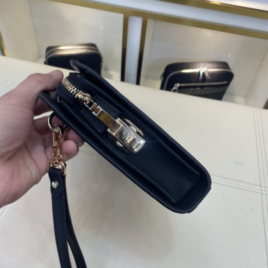 Release limit! 2023SS LOUIS VUITTON Louis Vuitton clutch bag Release limit! 2023SS LOUIS VUITTON Louis Vuitton clutch bag