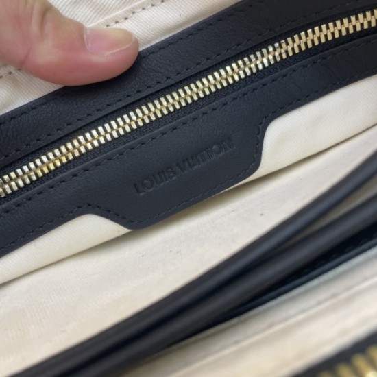 Release limit! 2023SS LOUIS VUITTON Louis Vuitton clutch bag Release limit! 2023SS LOUIS VUITTON Louis Vuitton clutch bag