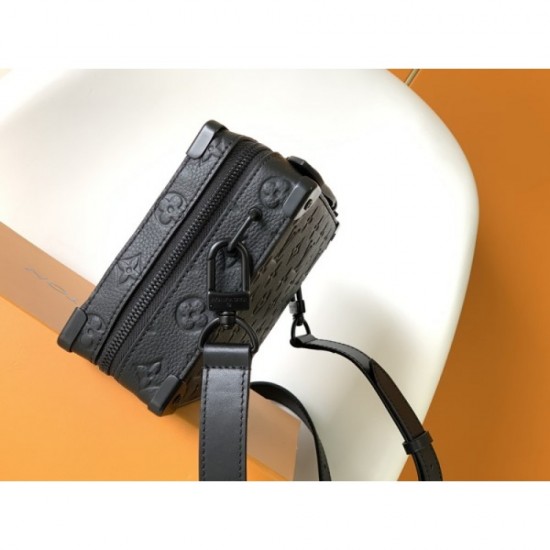 Love at first sight 2023SS LOUIS VUITTON Louis Vuitton shoulder bag Love at first sight 2023SS LOUIS VUITTON Louis Vuitton shoulder bag