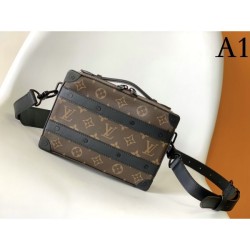 Hard to find 2023SS LOUIS VUITTON Louis Vuitton shoulder bag