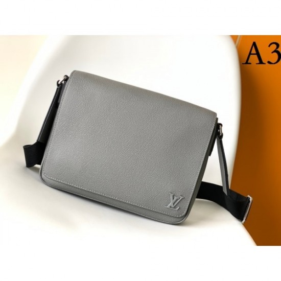 Selling out inevitable 2023SS LOUIS VUITTON Louis Vuitton shoulder bag Selling out inevitable 2023SS LOUIS VUITTON Louis Vuitton shoulder bag