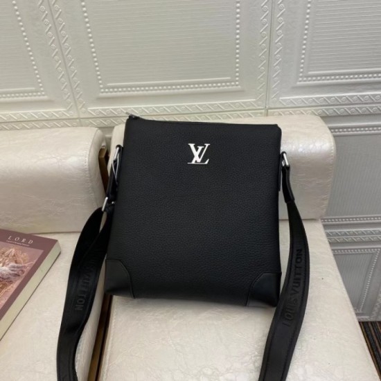 Rush of orders 2023SS LOUIS VUITTON Louis Vuitton shoulder bag Rush of orders 2023SS LOUIS VUITTON Louis Vuitton shoulder bag