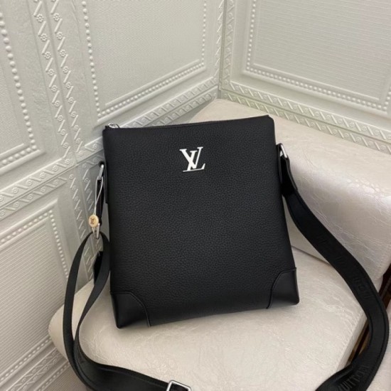 Rush of orders 2023SS LOUIS VUITTON Louis Vuitton shoulder bag Rush of orders 2023SS LOUIS VUITTON Louis Vuitton shoulder bag