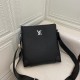 Rush of orders 2023SS LOUIS VUITTON Louis Vuitton shoulder bag Rush of orders 2023SS LOUIS VUITTON Louis Vuitton shoulder bag