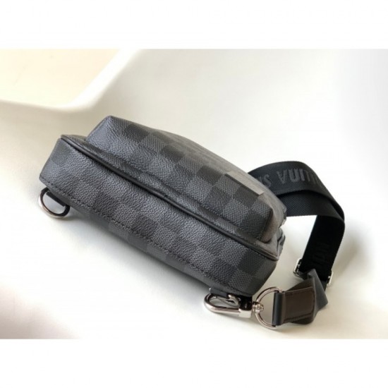 High grade 2023SS LOUIS VUITTON Louis Vuitton chest bag High grade 2023SS LOUIS VUITTON Louis Vuitton chest bag