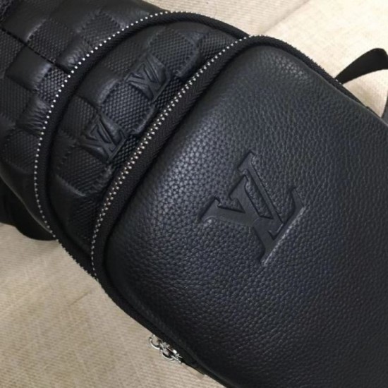 For those who want a classic 2023FW LOUIS VUITTON Louis Vuitton chest bag For those who want a classic 2023FW LOUIS VUITTON Louis Vuitton chest bag