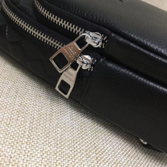 For those who want a classic 2023FW LOUIS VUITTON Louis Vuitton chest bag For those who want a classic 2023FW LOUIS VUITTON Louis Vuitton chest bag