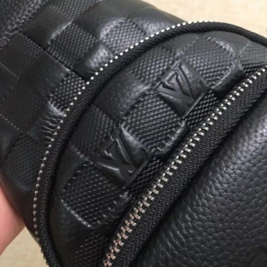 For those who want a classic 2023FW LOUIS VUITTON Louis Vuitton chest bag For those who want a classic 2023FW LOUIS VUITTON Louis Vuitton chest bag